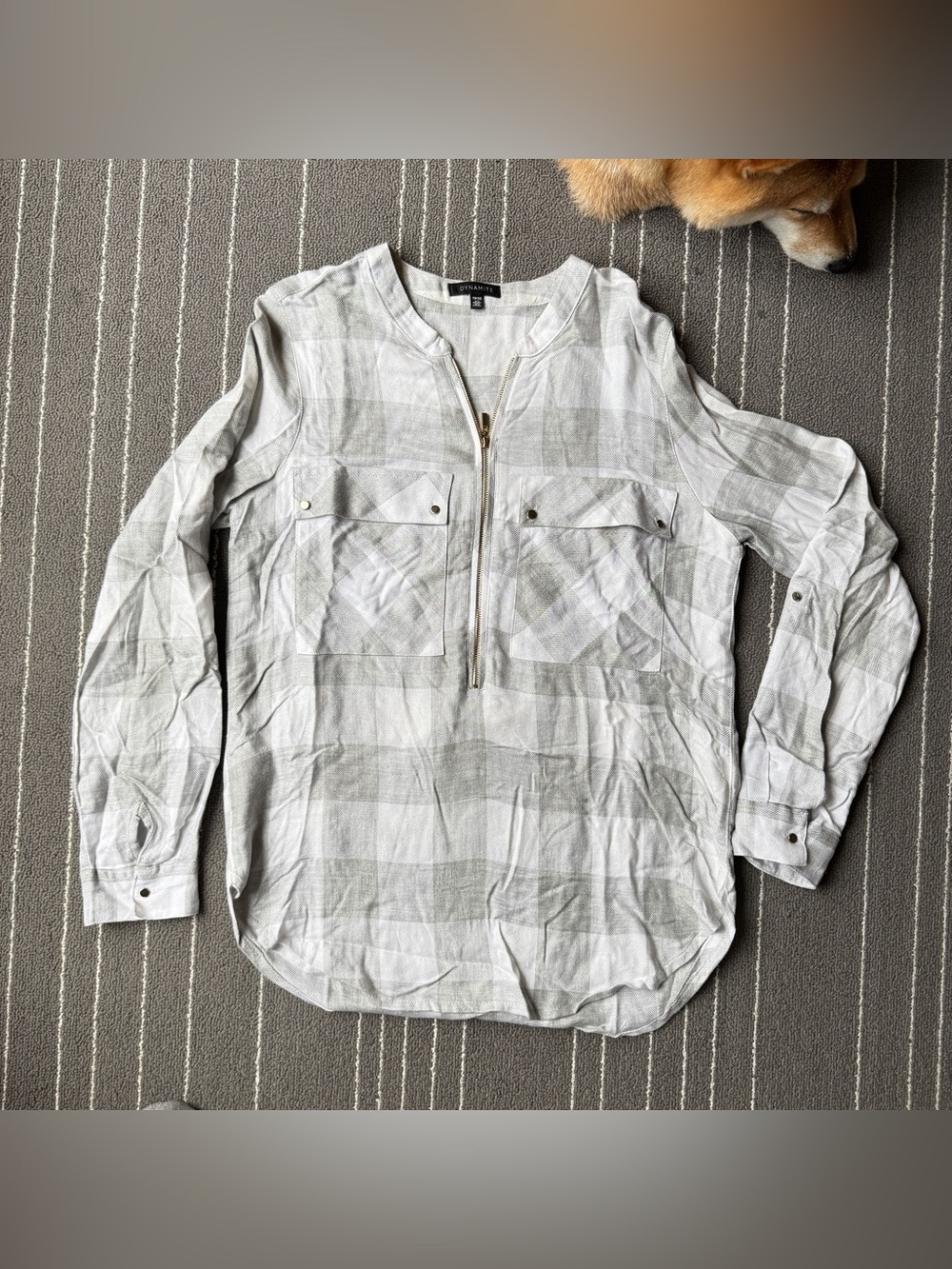 Dynamite White & Light Gray Plaid Zip-Popover Blouse